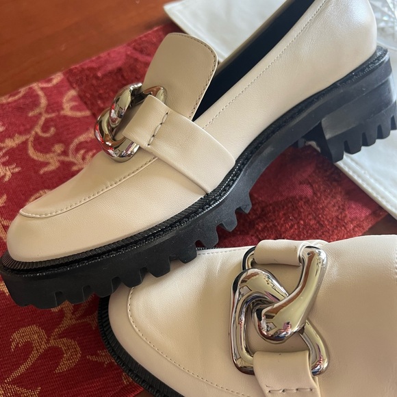 Lilia White Leather Shoes. NWT - Picture 7 of 9